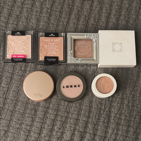 Wet n Wild Highlighting Powder - Rose and Champagne - Picture 1 of 3